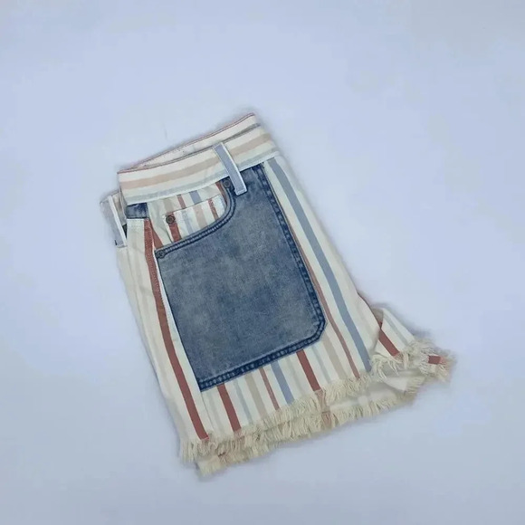 NWT American Eagle AE High Rise Mom Jean Shorts Denim Pastel Striped Raw Hem 4 - Picture 3 of 8